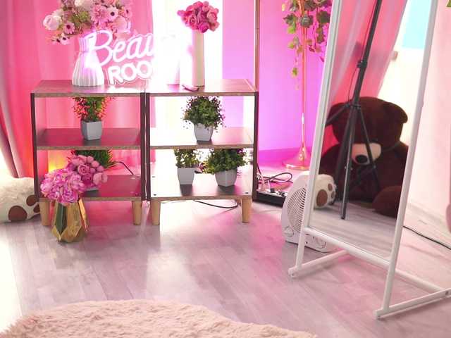 NadyaBlue's BongaCams show and profile