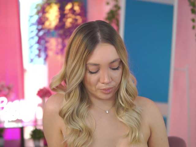 NadyaBlue's BongaCams show and profile