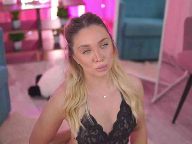 NadyaBlue Live Webcam on BongaCams