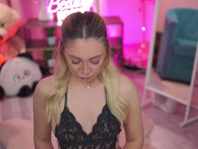 NadyaBlue Live Webcam on BongaCams