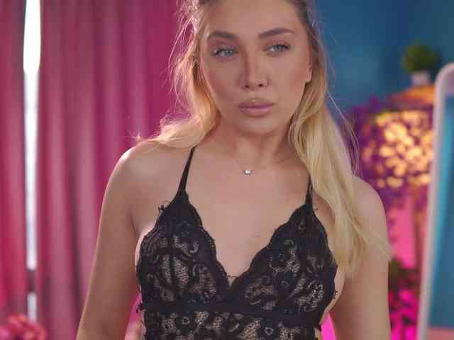 NadyaBlue Live Webcam on BongaCams