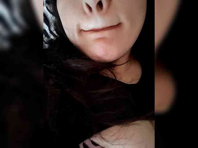 BlackWhite2000 Live Webcam on BongaCams