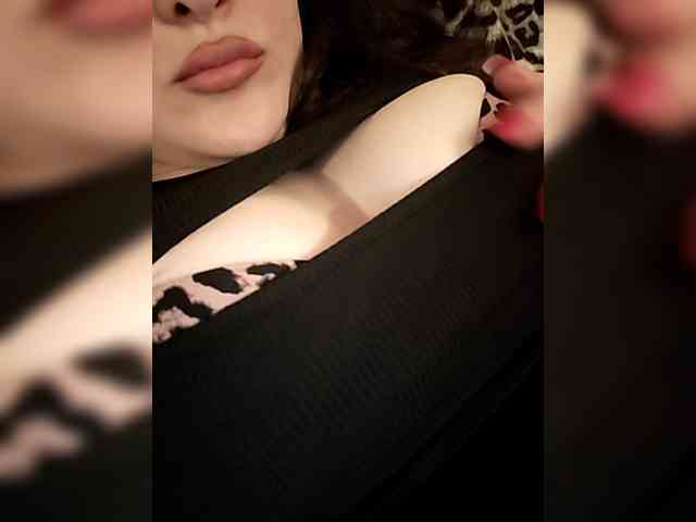 BlackWhite2000 Live Webcam on BongaCams