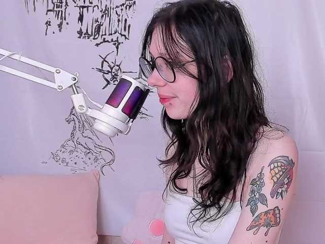 NessaV's BongaCams show and profile