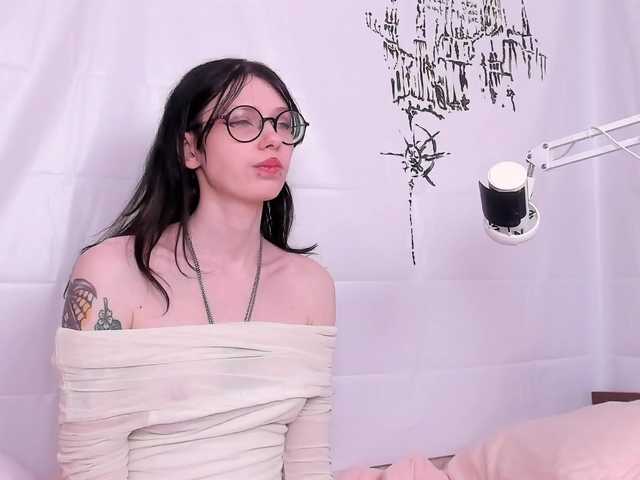 NessaV's BongaCams show and profile