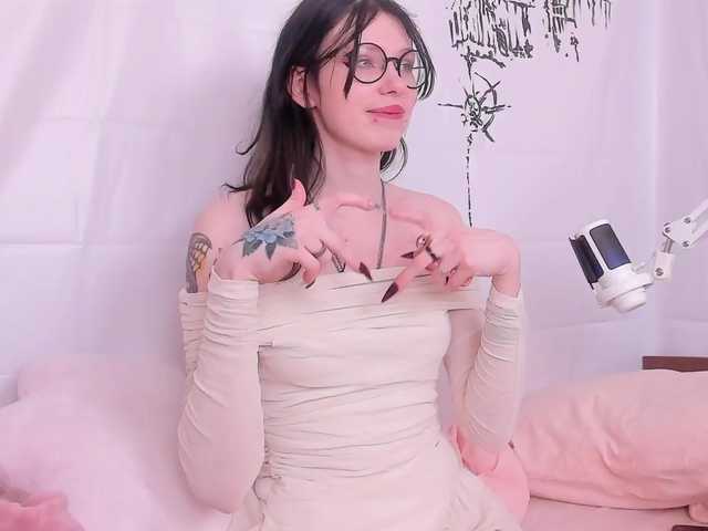 NessaV's BongaCams show and profile