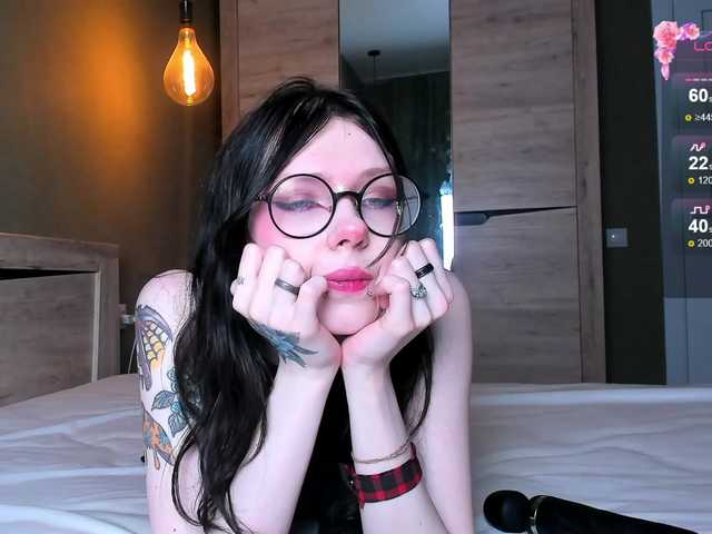 NessaV's BongaCams show and profile