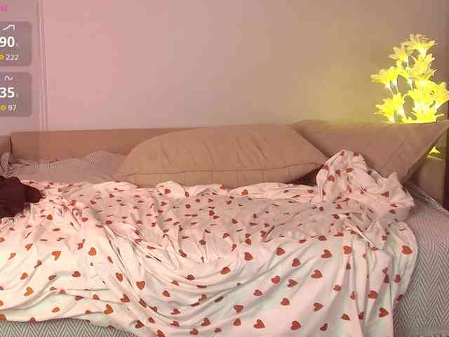 monminnyy Live Webcam on BongaCams