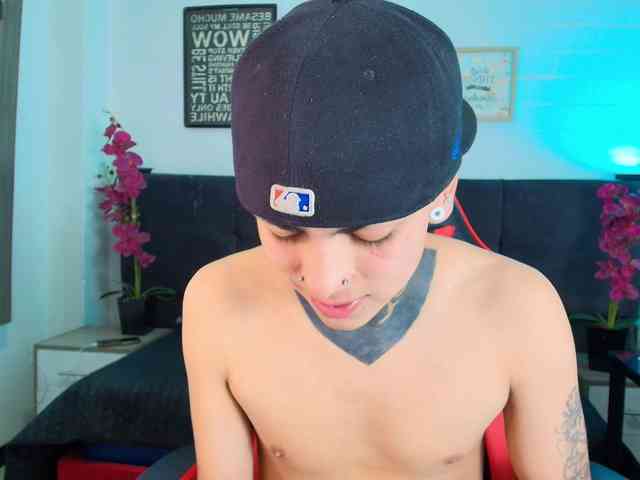 AdamsWalkerr AdamsWalkerr