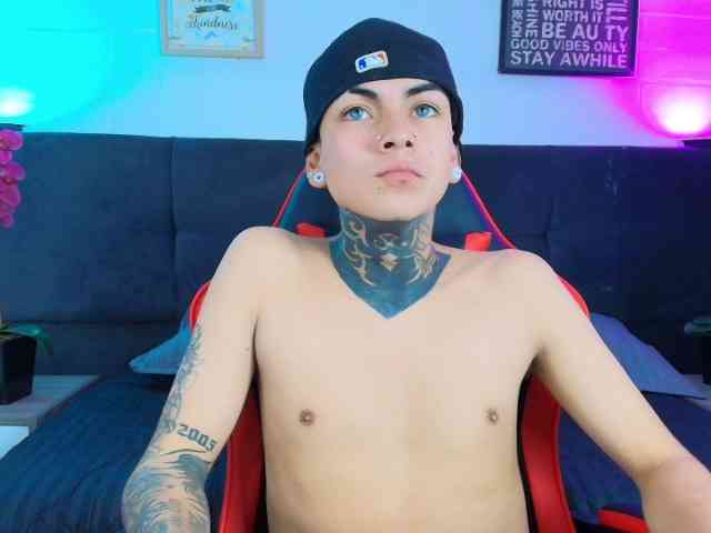 AdamsWalkerr AdamsWalkerr