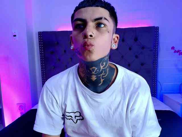 AdamsWalkerr