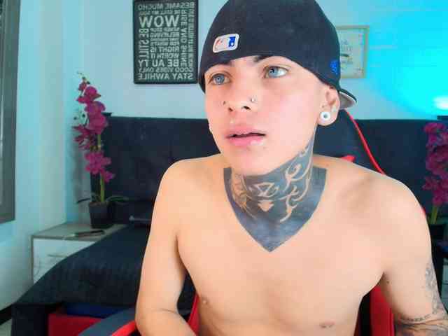 AdamsWalkerr AdamsWalkerr