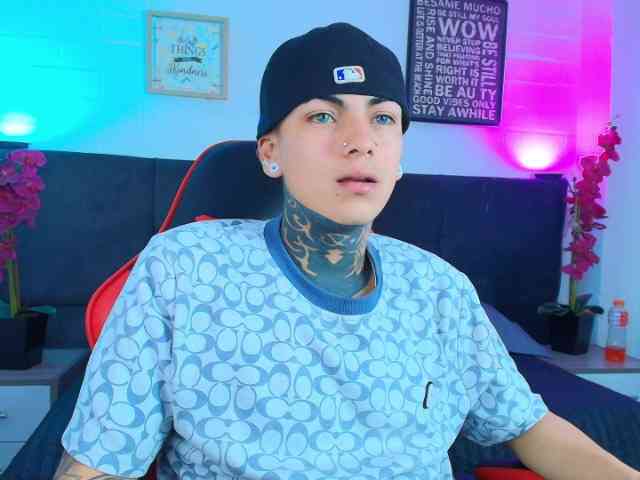 AdamsWalkerr AdamsWalkerr