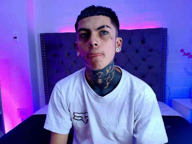 AdamsWalkerr