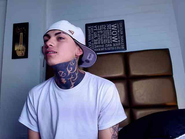 AdamsWalkerr AdamsWalkerr