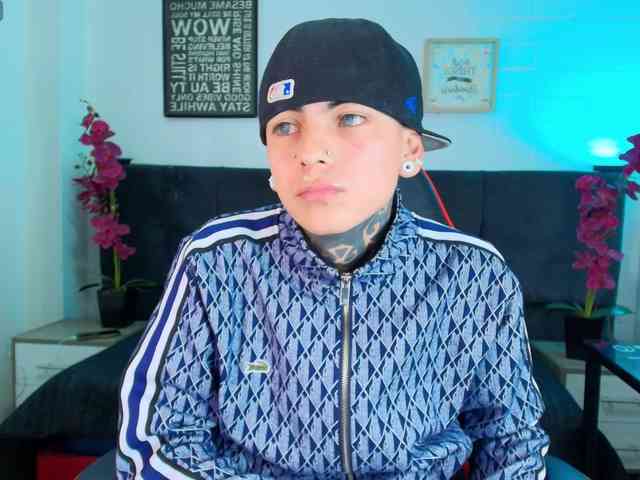 AdamsWalkerr AdamsWalkerr