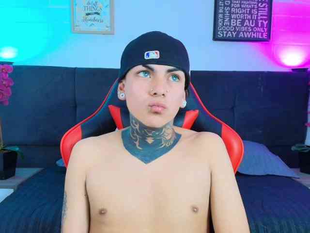 AdamsWalkerr AdamsWalkerr