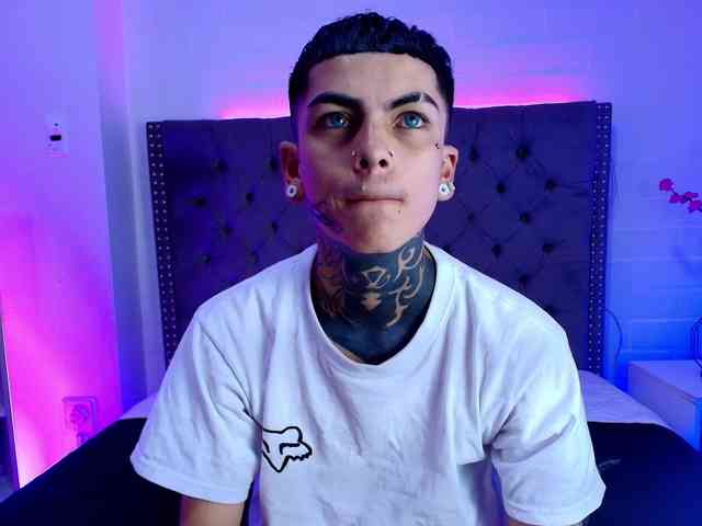 AdamsWalkerr