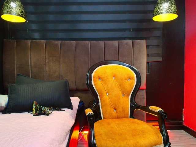 Chanel-Whitte's BongaCams show and profile