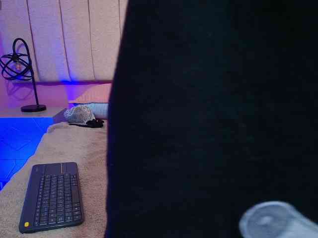 Chanel-Whitte webcam