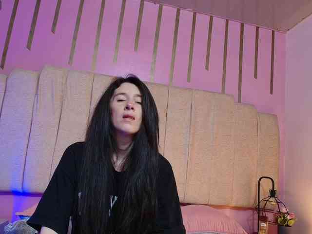 Chanel-Whitte webcam