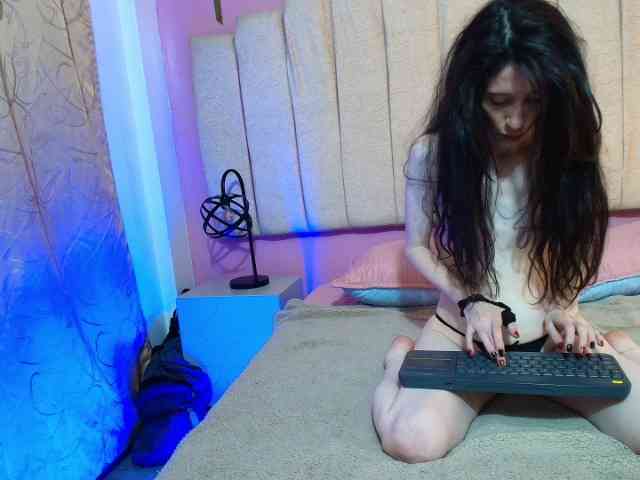 Chanel-Whitte webcam