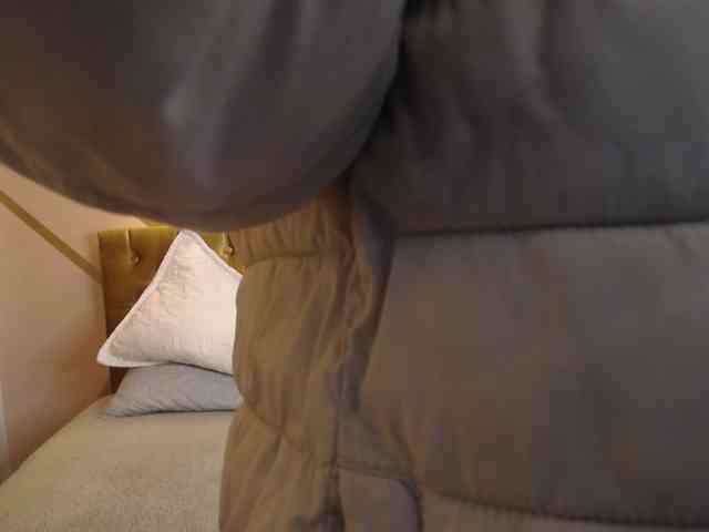 Chanel-Whitte webcam