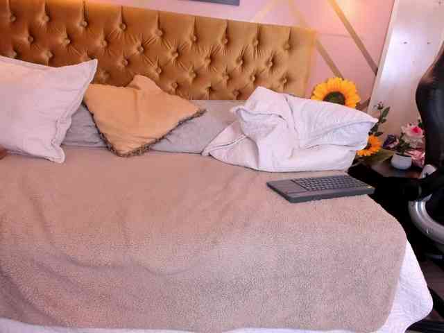 Chanel-Whitte webcam