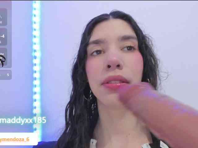 MaddyMendozax webcam