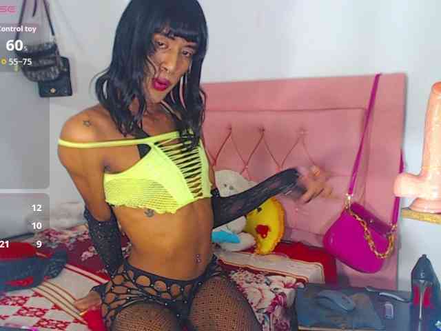 ivonnethh Live Webcam on BongaCams