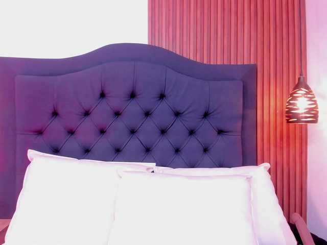 Cherry-blooms's BongaCams show and profile