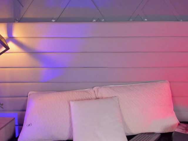 Cherry-blooms's BongaCams show and profile