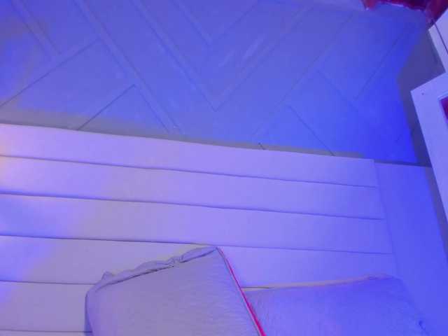 Cherry-blooms's BongaCams show and profile