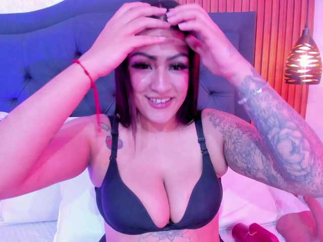 Cherry-blooms's BongaCams show and profile