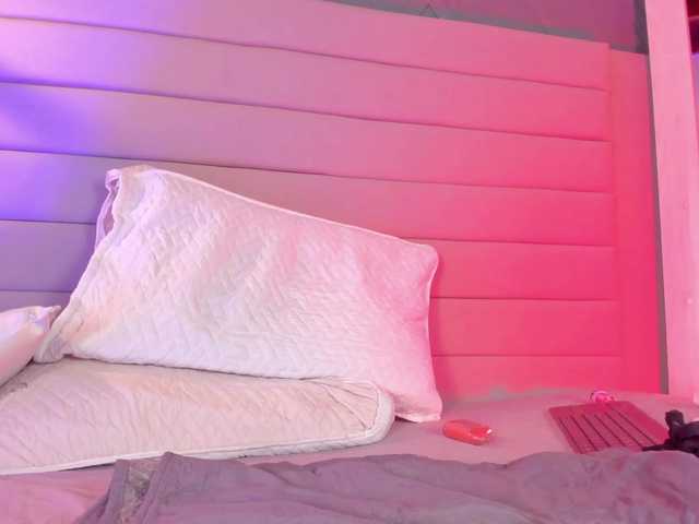 Cherry-blooms's BongaCams show and profile