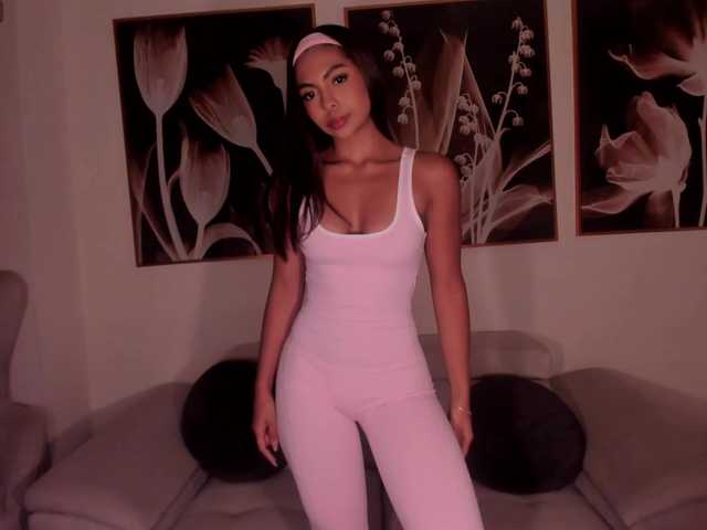 OrianaFontaine's BongaCams show and profile