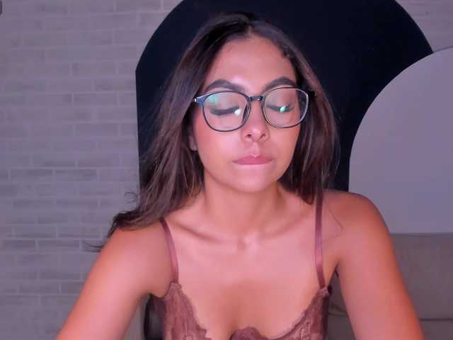 OrianaFontaine's BongaCams show and profile