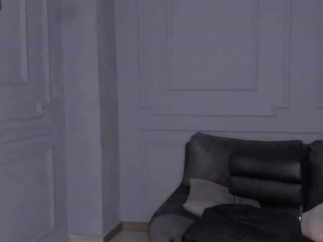 OrianaFontaine's BongaCams show and profile