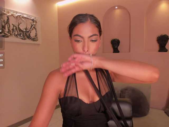 OrianaFontaine's BongaCams show and profile