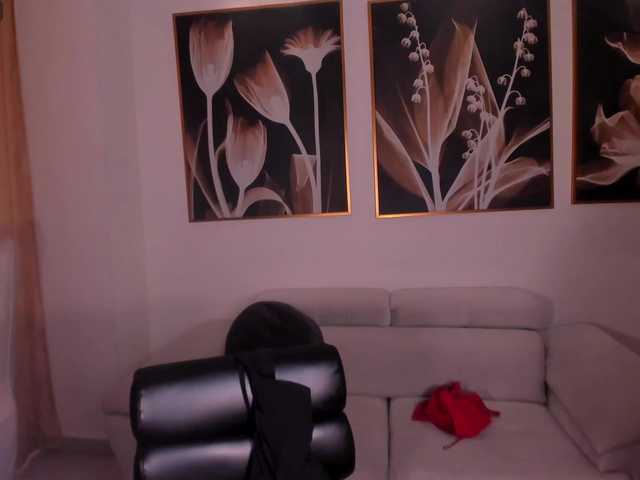 OrianaFontaine's BongaCams show and profile