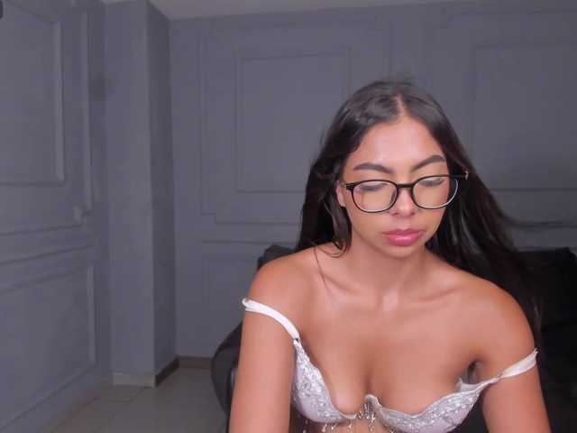 OrianaFontaine's BongaCams show and profile