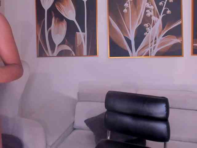 OrianaFontaine webcam