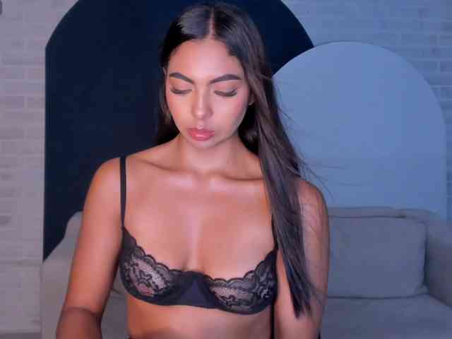 OrianaFontaine webcam