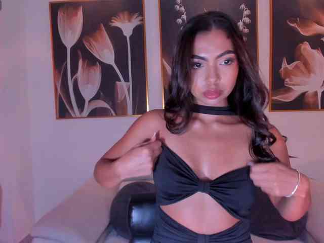 OrianaFontaine webcam