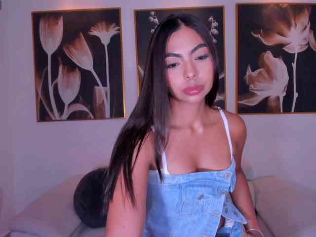 OrianaFontaine webcam