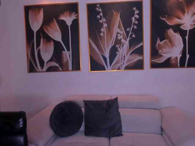 OrianaFontaine webcam