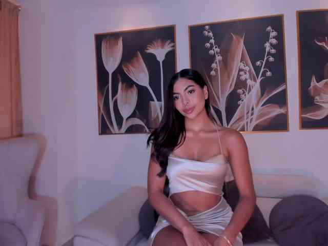 OrianaFontaine webcam