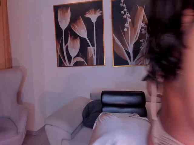 OrianaFontaine webcam