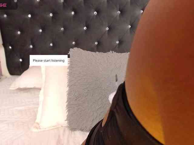 LindaBird267 webcam