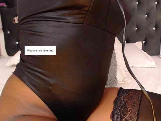 LindaBird267 webcam